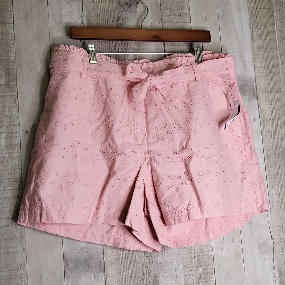 ❤️ 𝅺CROWN & Ivy Pink Cotton Shorts. Size 18.